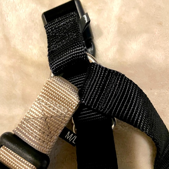 PET SAFE EASY WALK Dog Harness No Pull Black/Fawn Brown Front Leash Design M - Picture 2 of 8